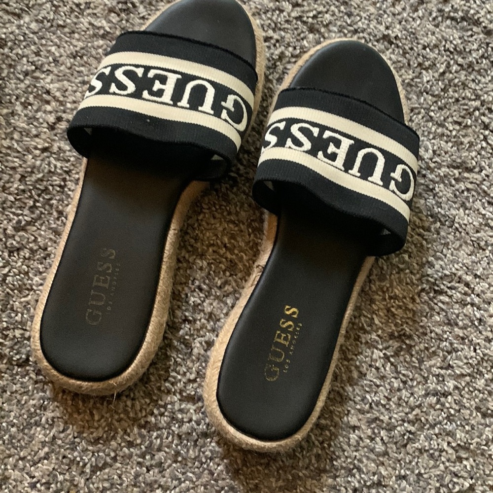 GUESS logo sandals in great condition